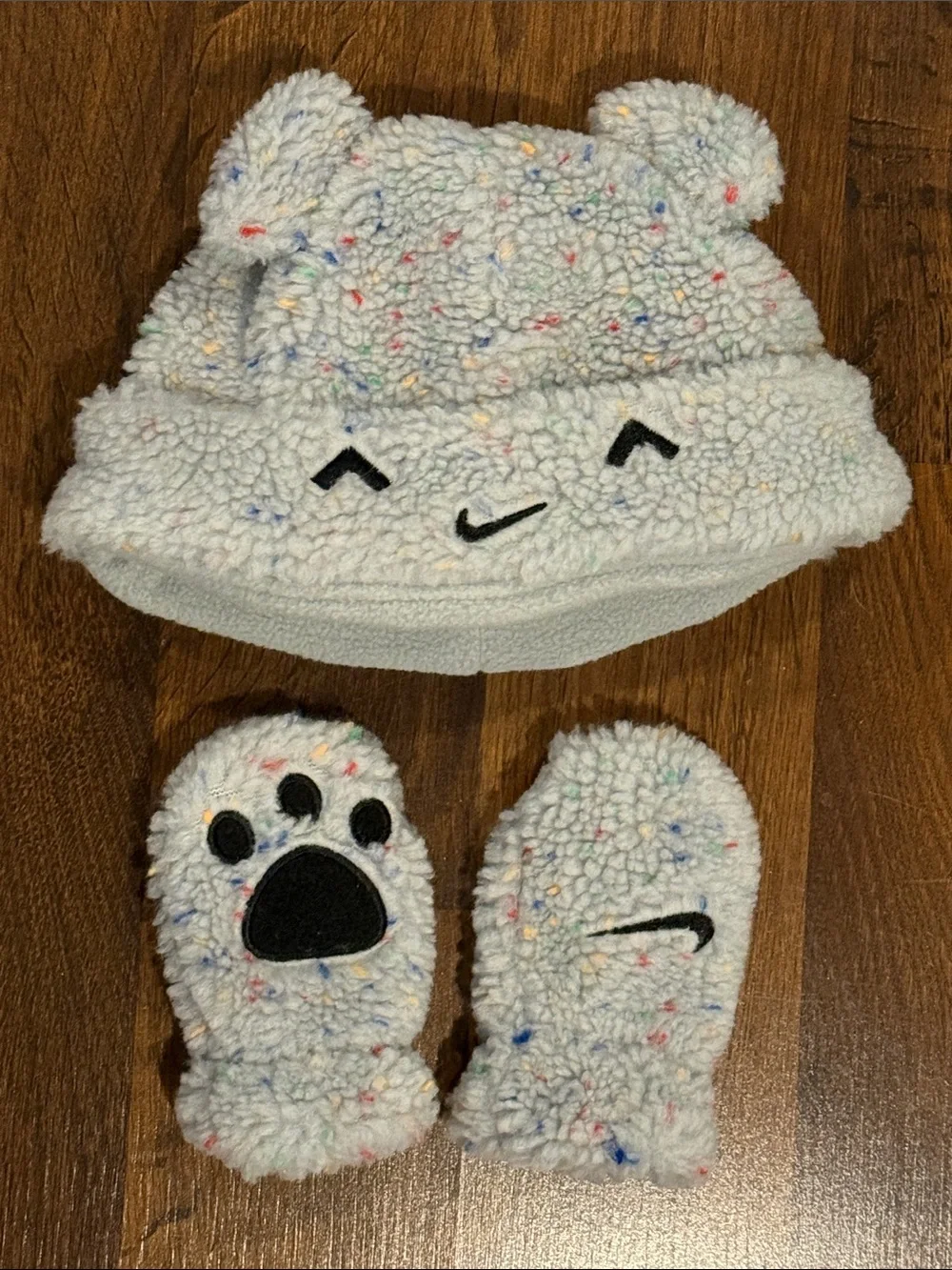 Nike cozy bear baby beanie and mittens 0-3 mos
